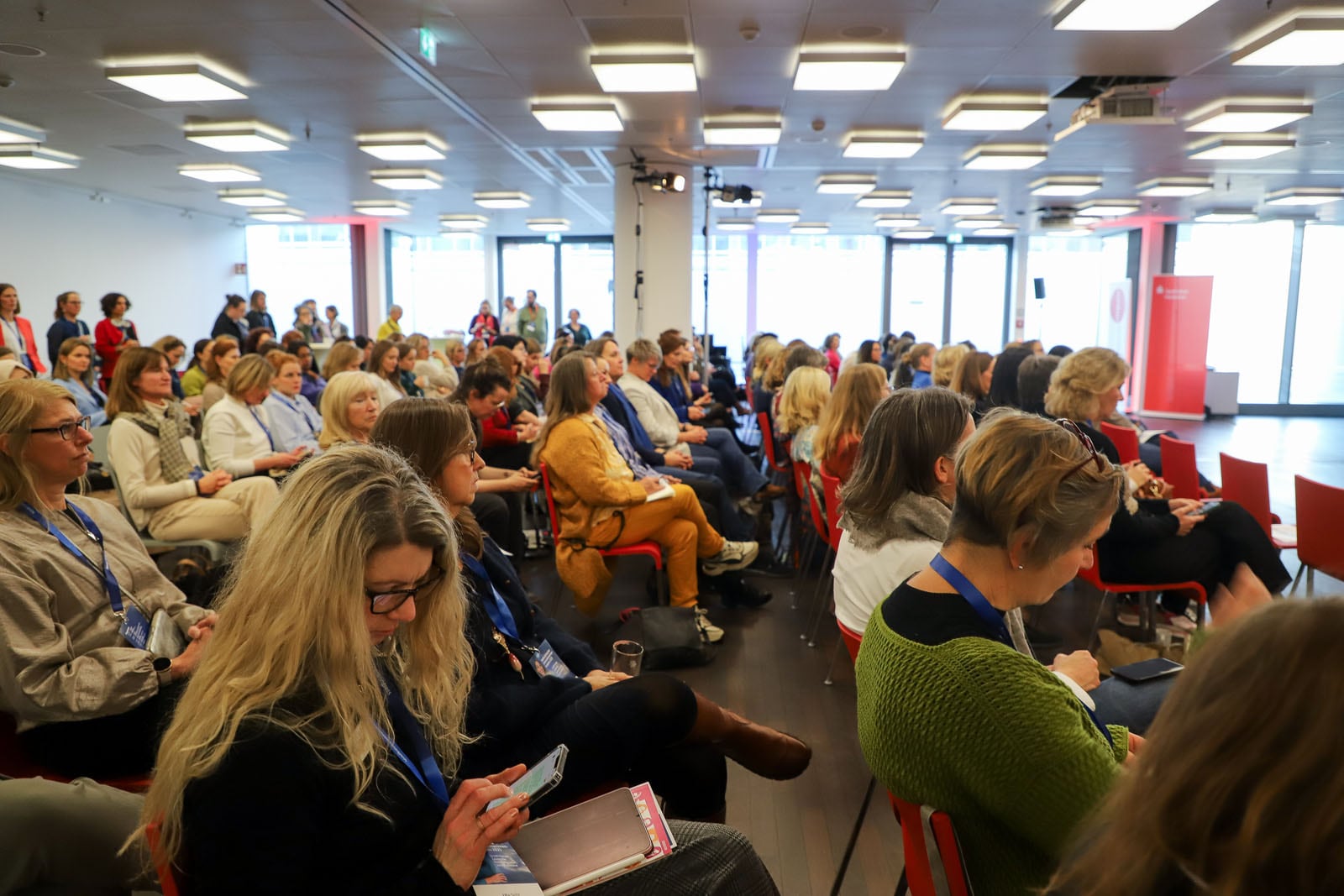 Unternehmerinnenkongress 2025 in Hannover: Netzwerken in der Sparkasse